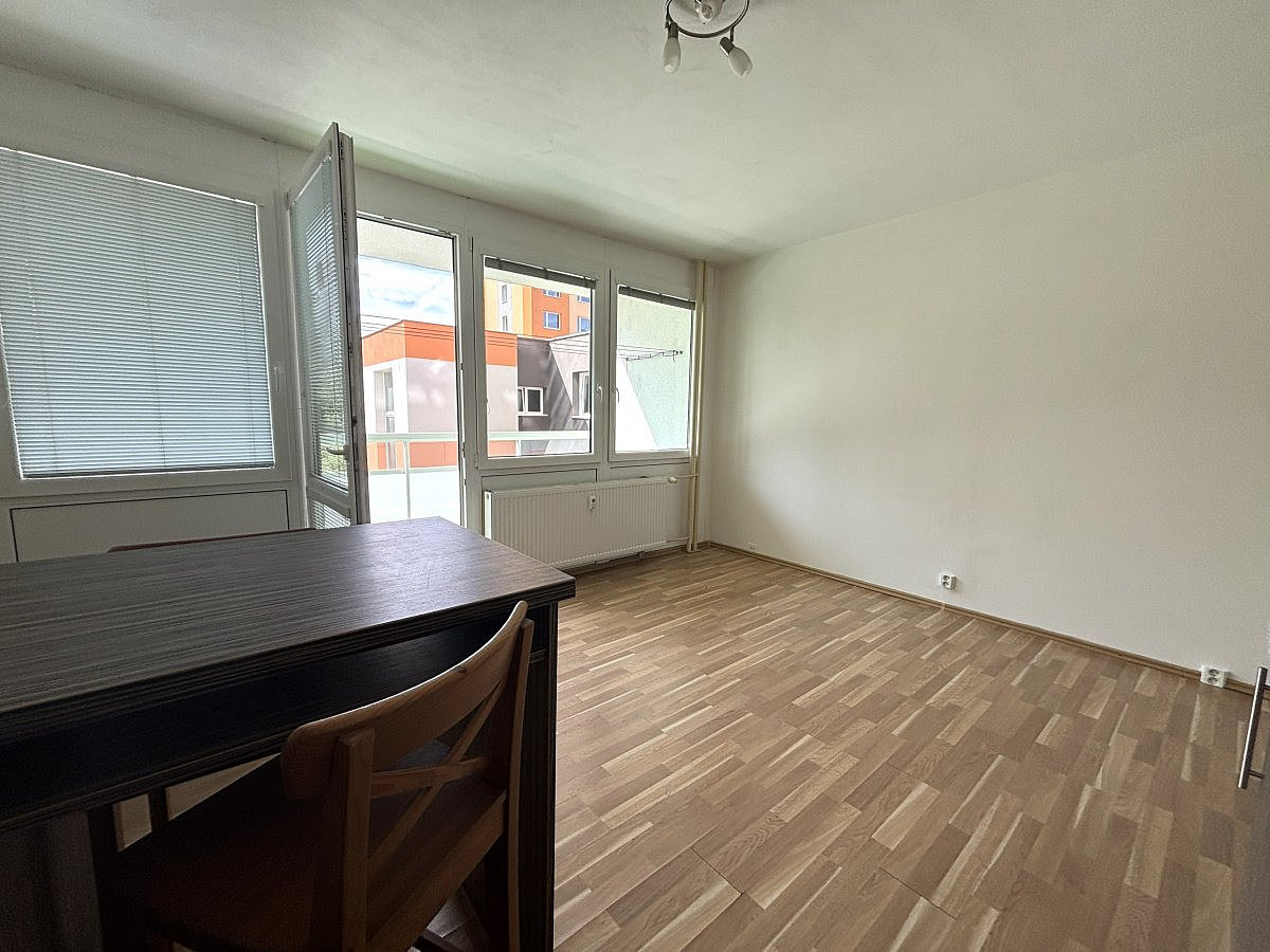 Pronájem bytu 1+kk 27 m² – fotografie 4