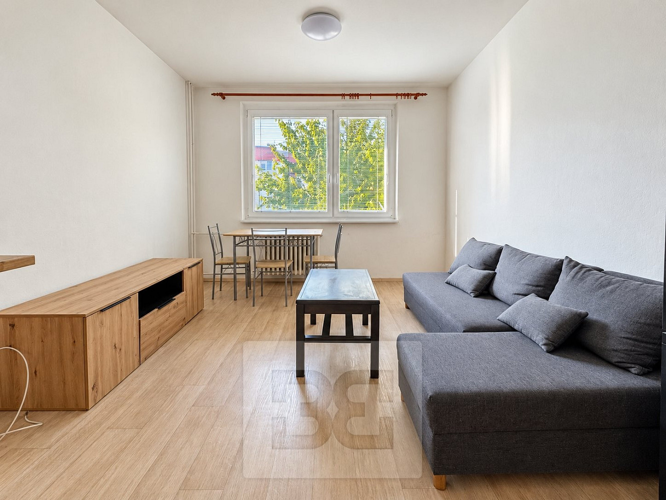Pronájem bytu 2+kk 36 m² – fotografie 3
