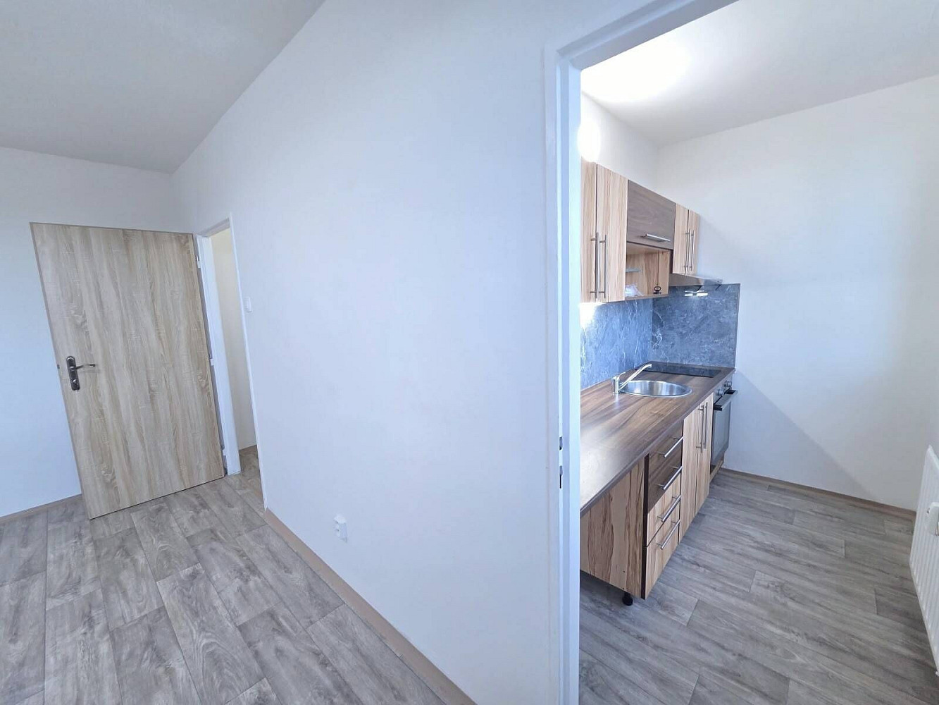 Pronájem bytu 1+1 26 m² – fotografie 5