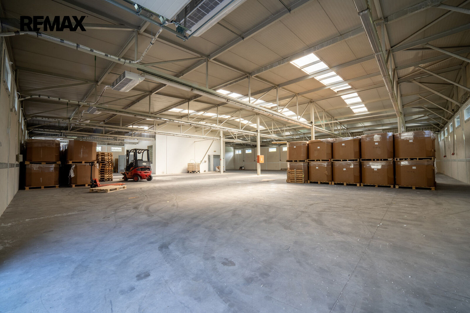 Pronájem výrobních prostor 1 335 m² – fotografie 5
