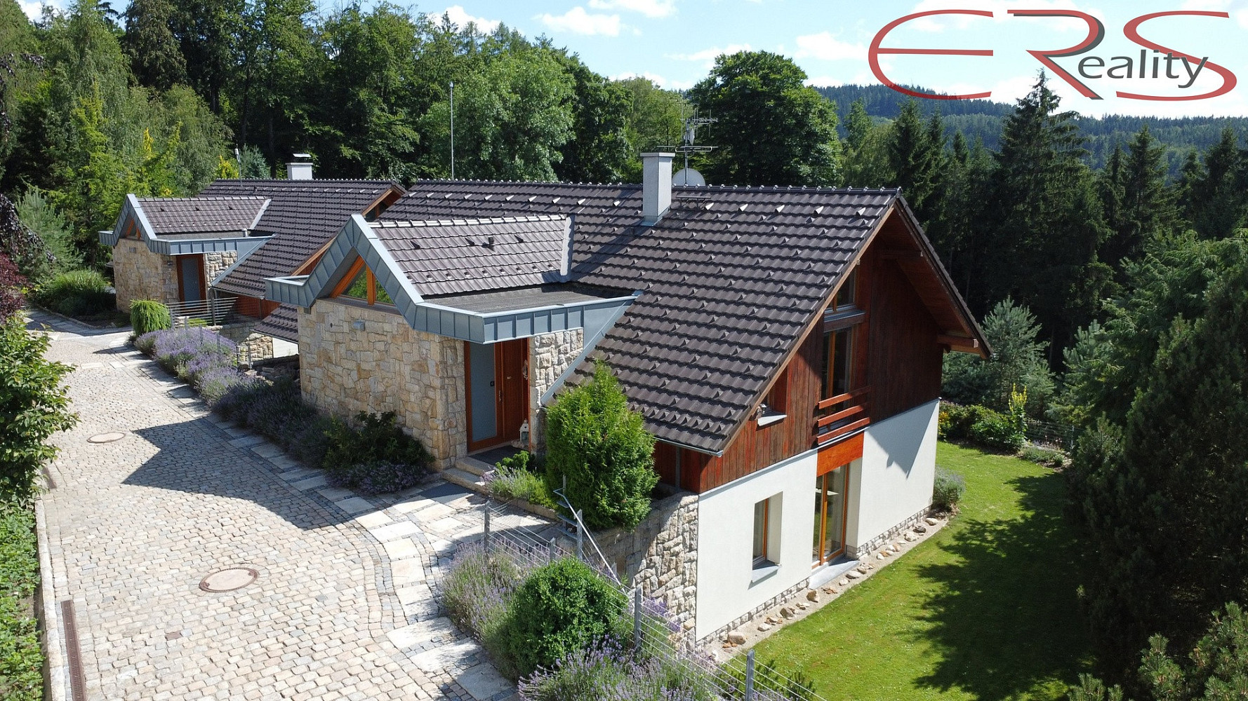 Prodej ubytovacího objektu 900 m² – fotografie 3