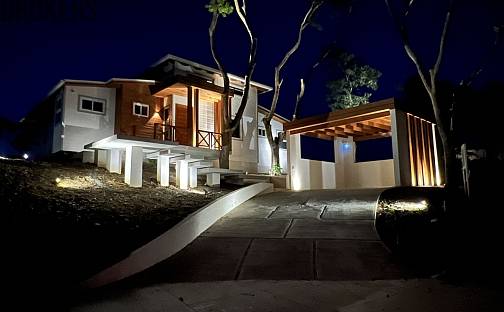 Prodej domu 238 m² s pozemkem 688 m², Coxen Hole, Roatán, Honduras