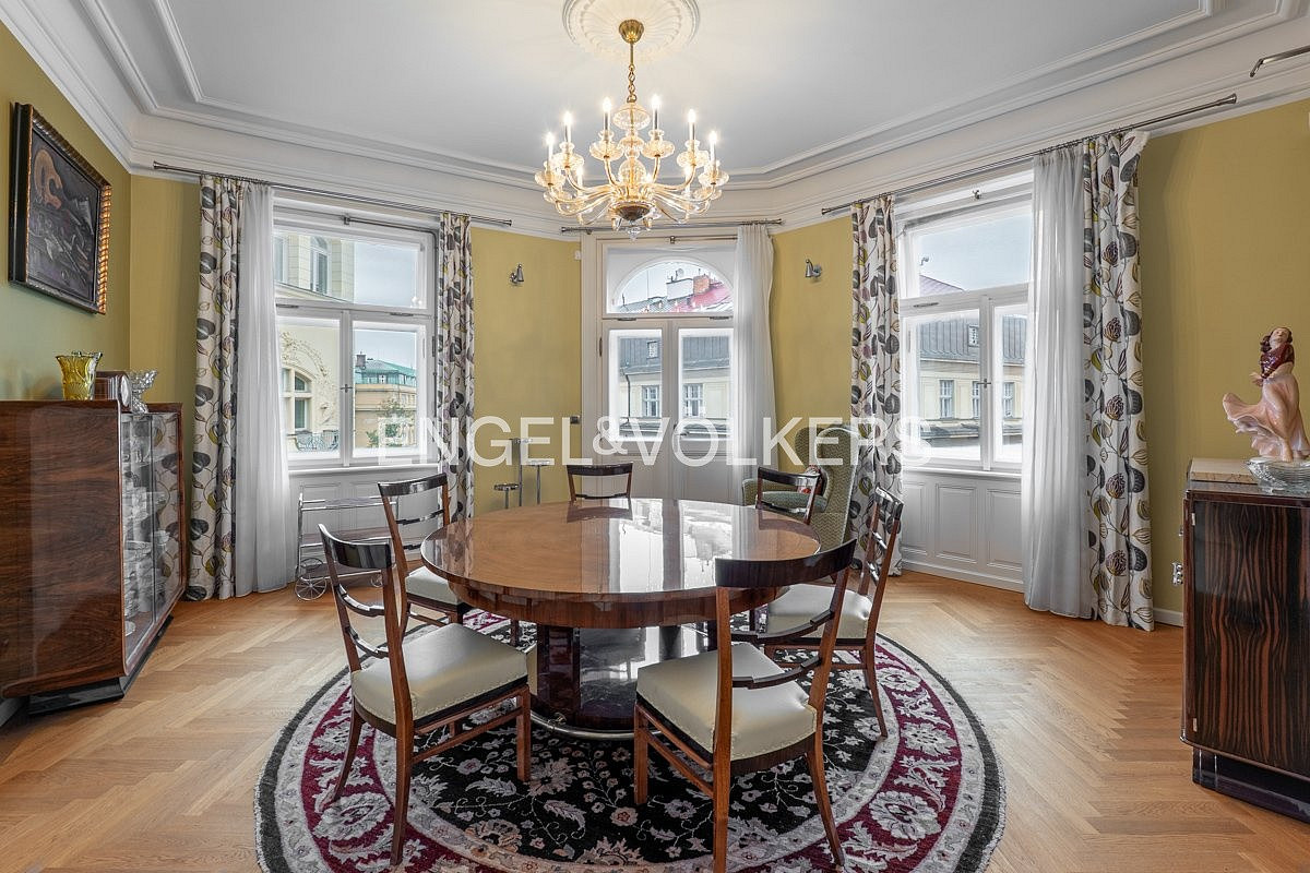 Pronájem bytu 5+1 184 m²