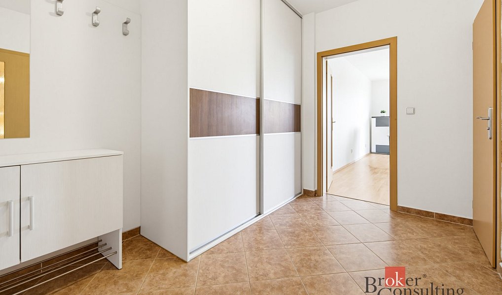 Pronájem bytu 2+kk 62 m², Hradec Králové – náhled fotky 3
