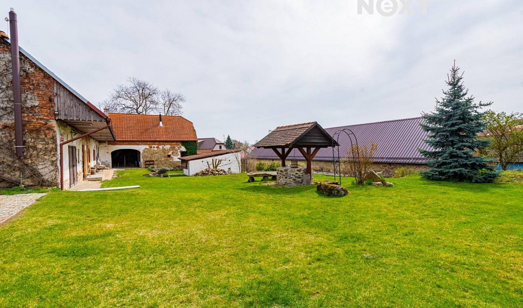 Prodej domu 560 m² s pozemkem 3 596 m², Chrášťany – náhled fotky 24