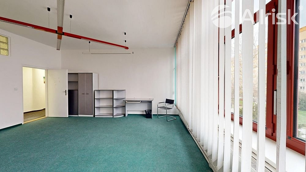 Pronájem kanceláře 109 m² — photo 2