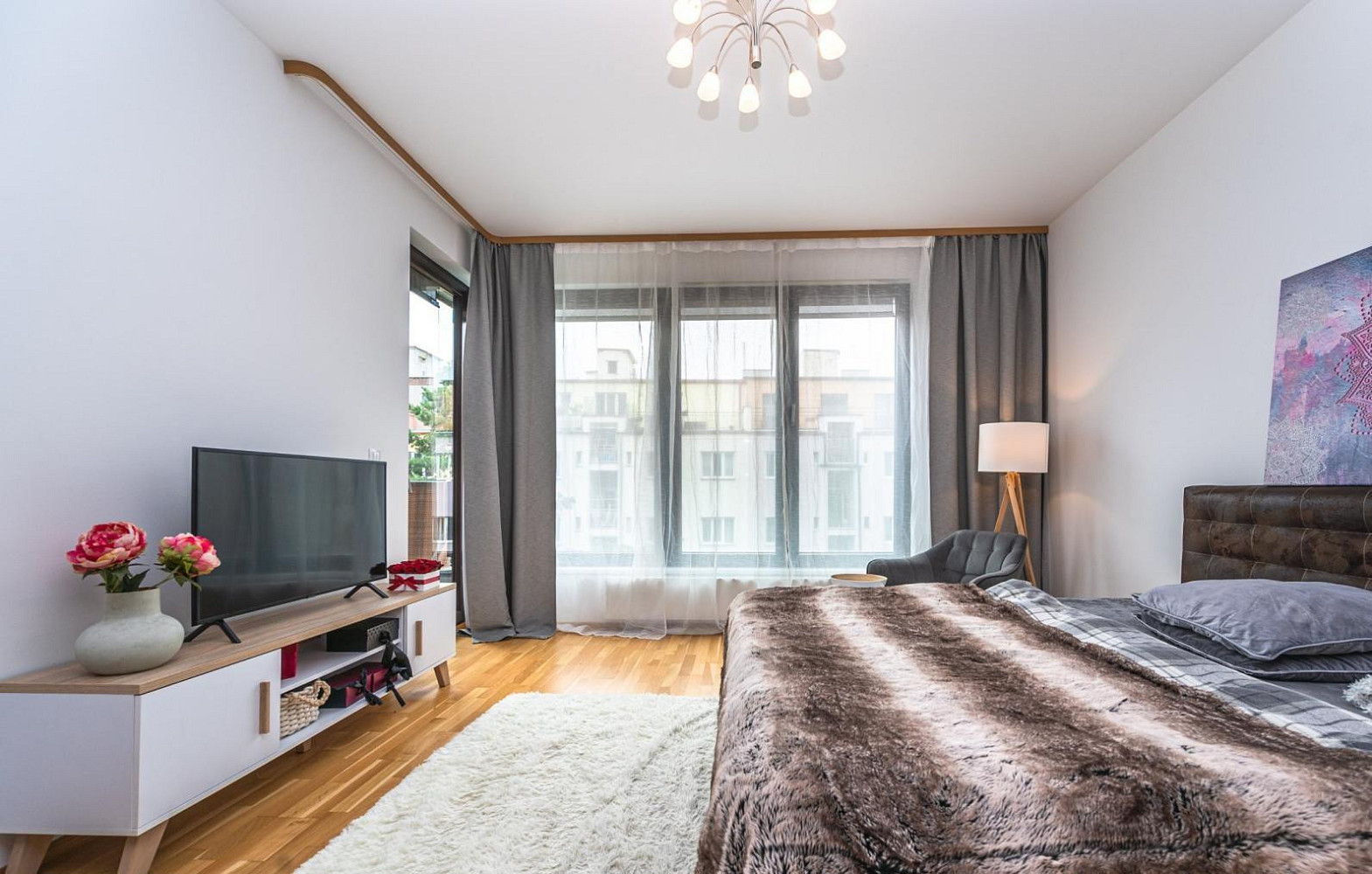 Pronájem bytu 2+kk 65 m² – fotografie 2