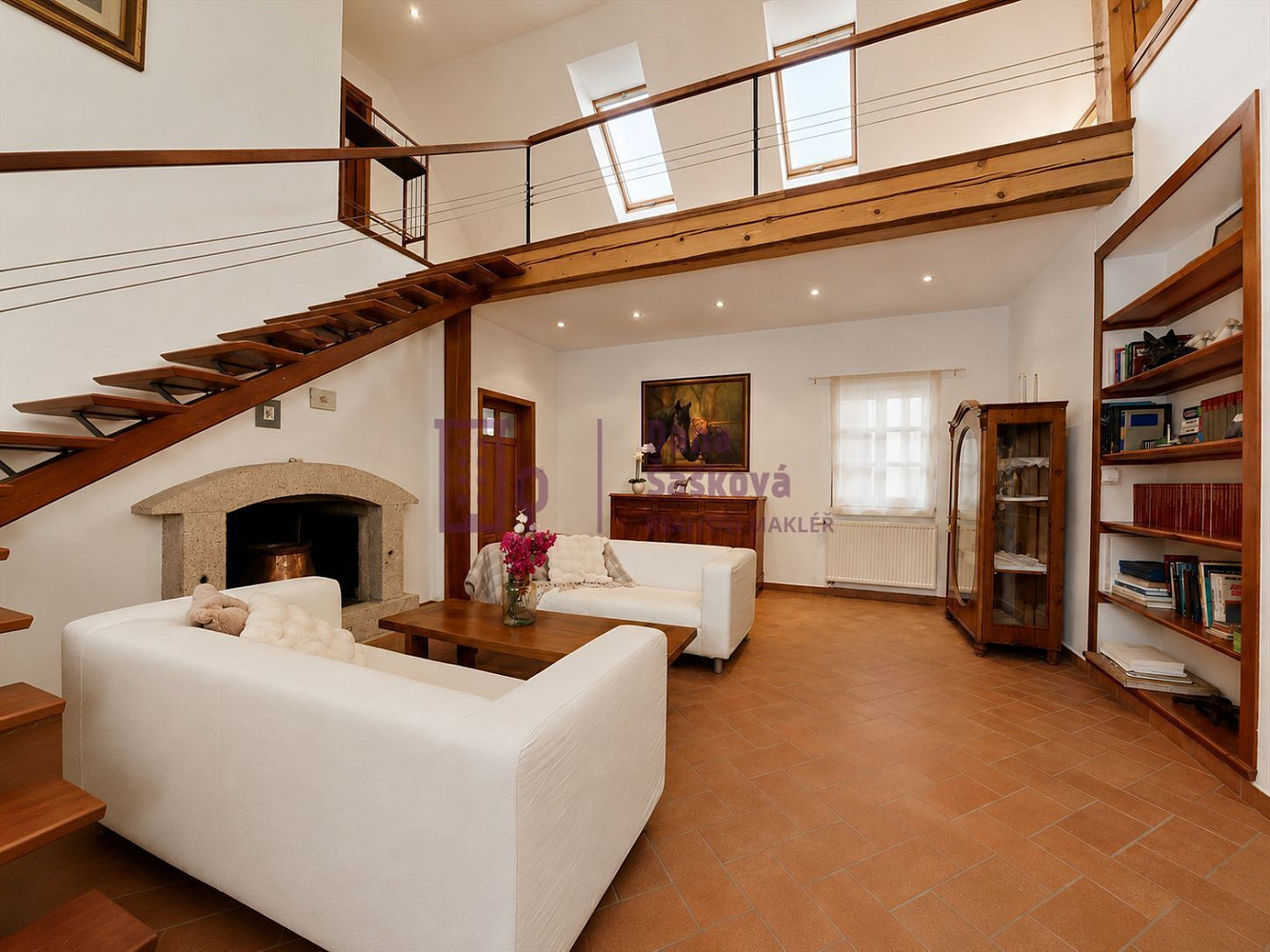 Prodej domu 566 m² s pozemkem 1 204 m²