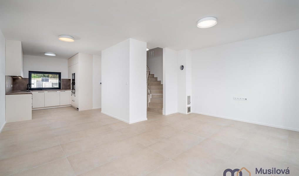 Pronájem domu 92 m² s pozemkem 300 m², Újezdeček – náhled fotky 3