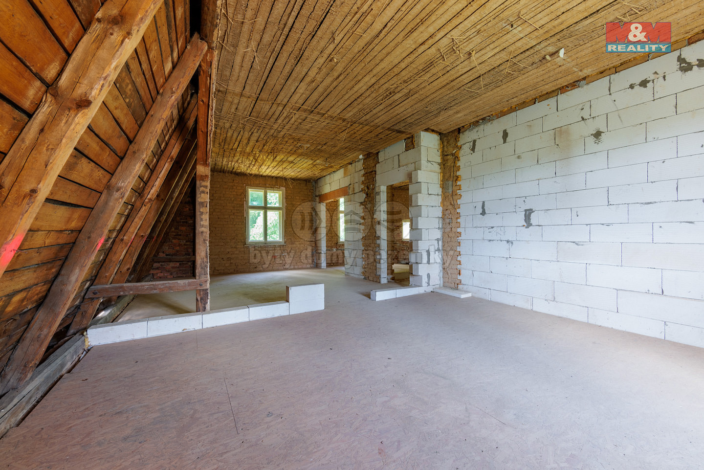 Prodej domu 194 m² s pozemkem 1 183 m² — photo 2
