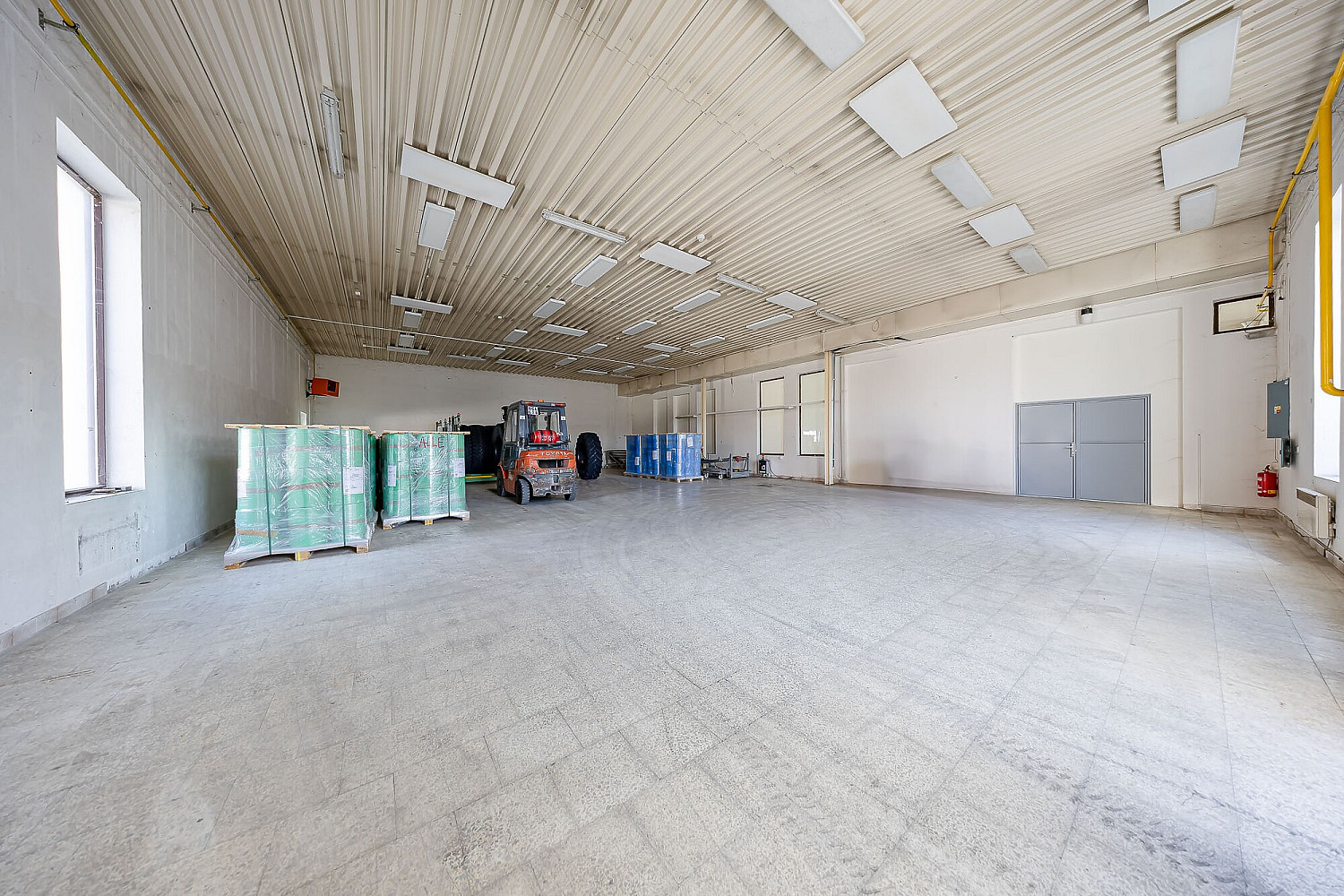 Pronájem skladovacích prostor 242 m² – fotografie 2