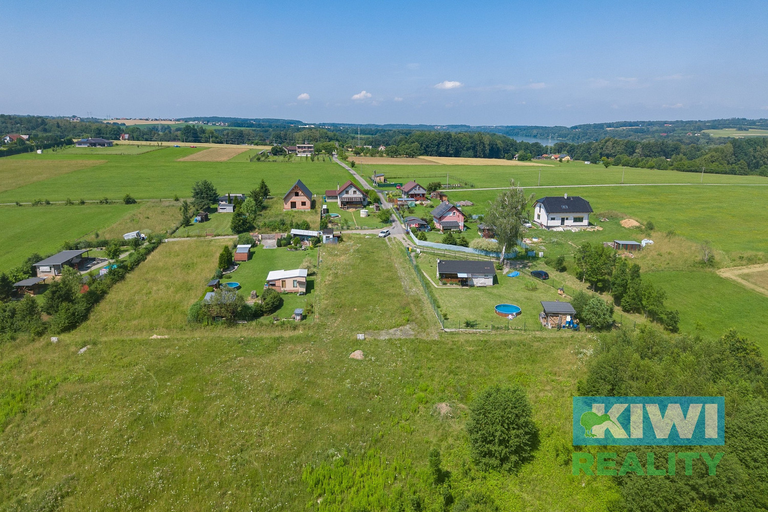 Prodej stavebního pozemku 951 m² – fotografie 4