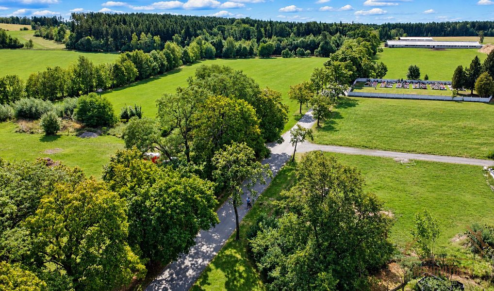 Prodej stavebního pozemku 1 076 m², Střížovice – náhled fotky 9