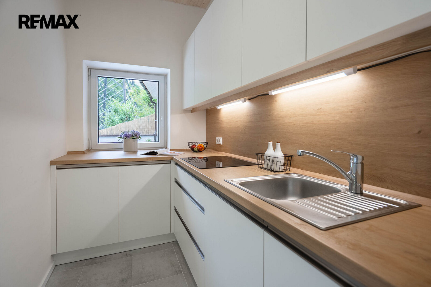 Pronájem domu 48 m² s pozemkem 190 m² — photo 2