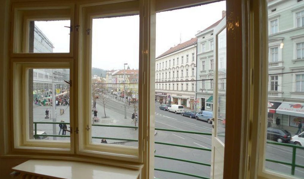 Pronájem kanceláře 127 m², Praha – náhled fotky 2
