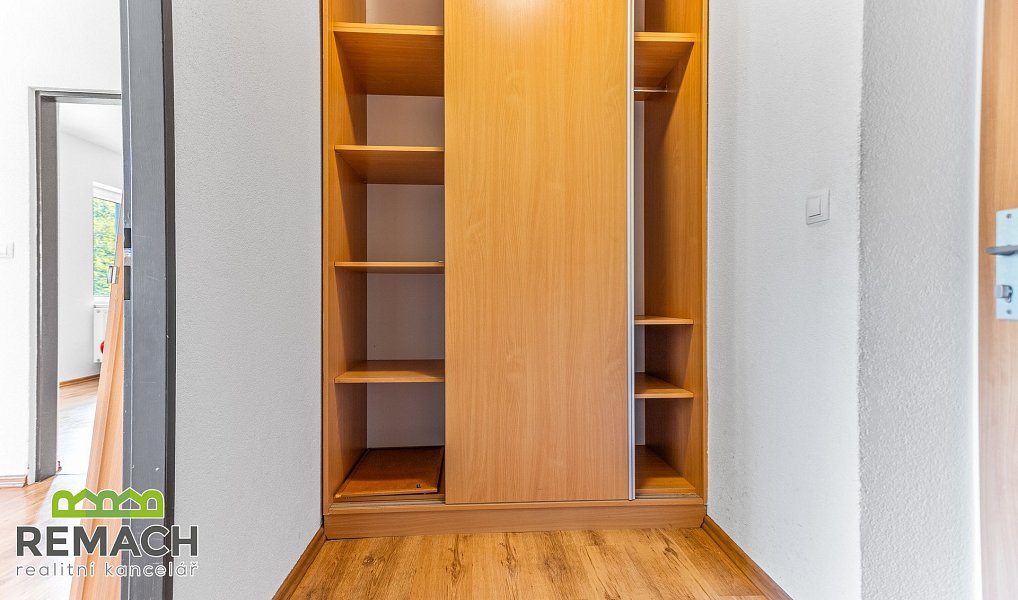 Pronájem bytu 2+kk 50 m², Hronov – náhled fotky 8