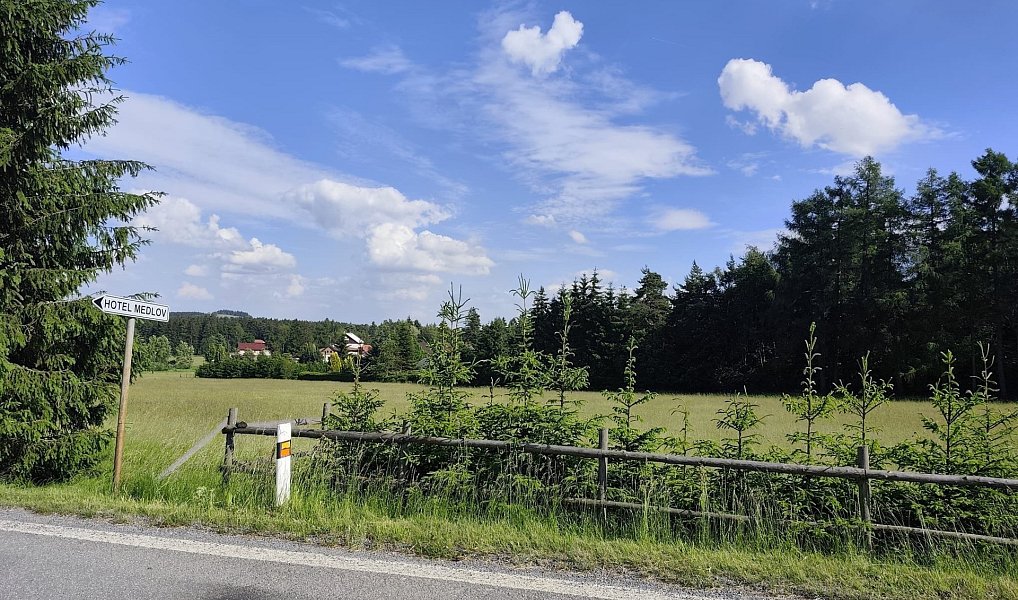 Prodej stavebního pozemku 1 456 m², Tři Studně – náhled fotky 4