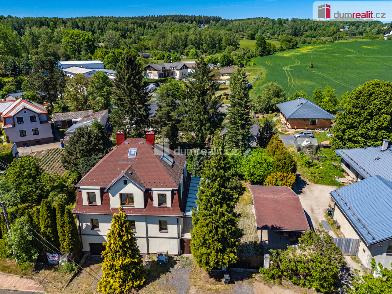 Prodej domu 300 m² s pozemkem 888 m²