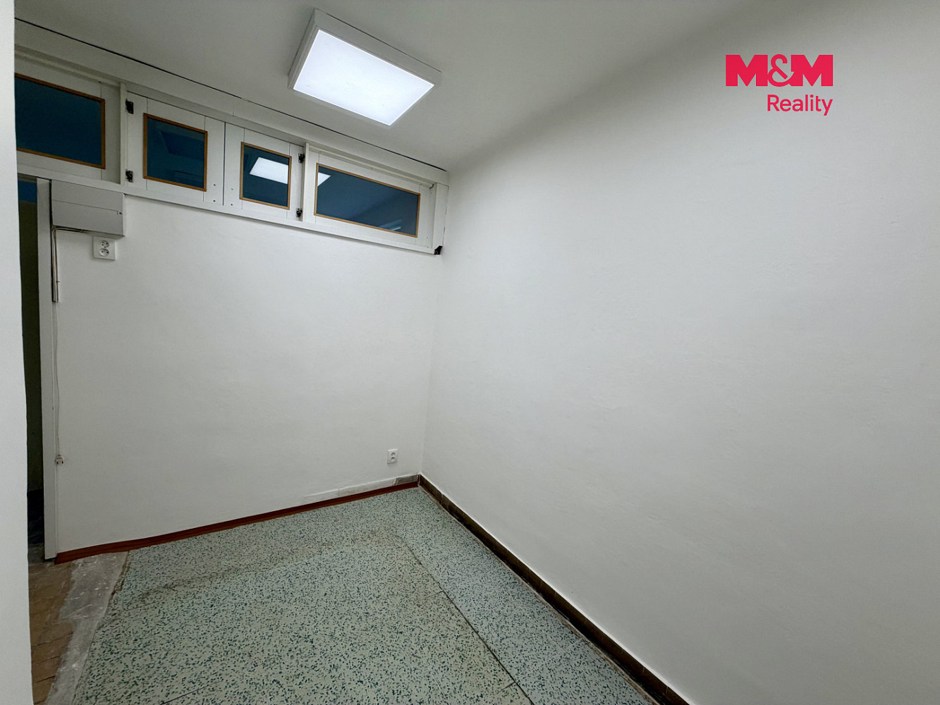 Pronájem obchodních prostor 25 m² – fotografie 4