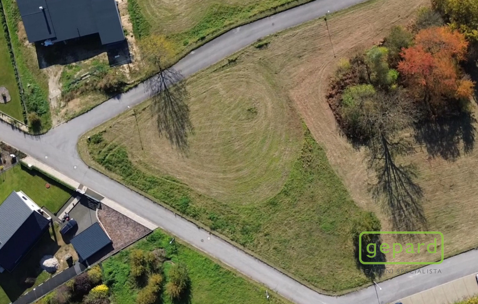 Prodej stavebního pozemku 2 394 m² – fotografie 3