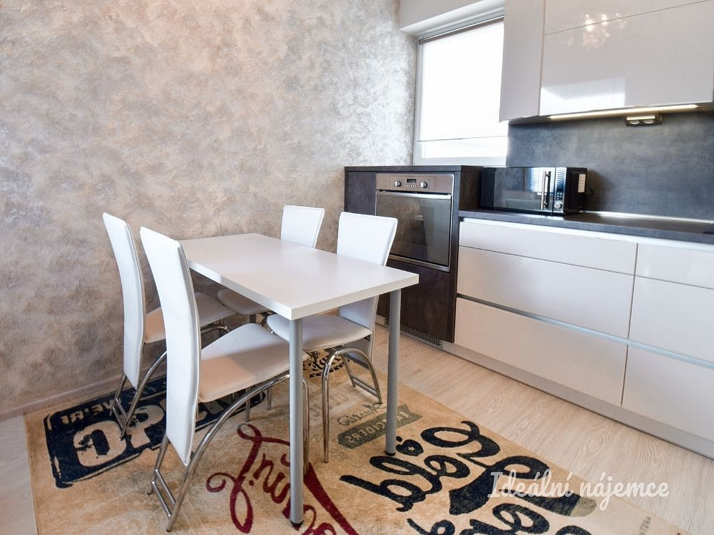 Pronájem bytu 3+kk 73 m² – fotografie 2