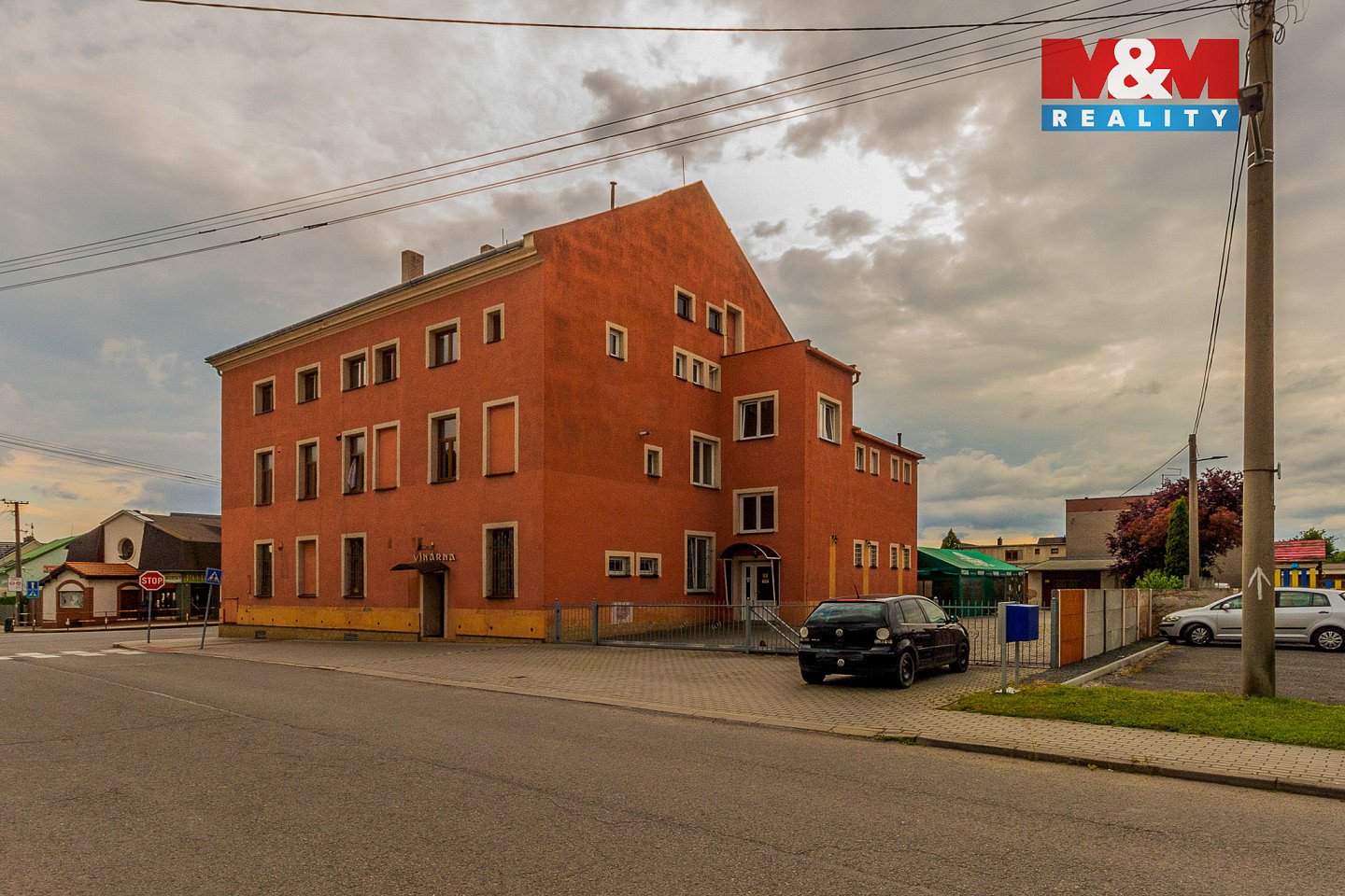 Prodej domu 1 355 m² s pozemkem 1 236 m² — photo 2