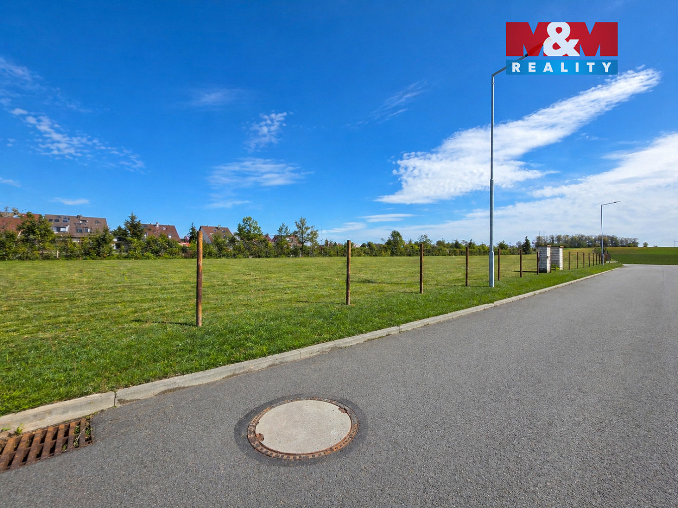 Prodej stavebního pozemku 806 m² – pohled 6