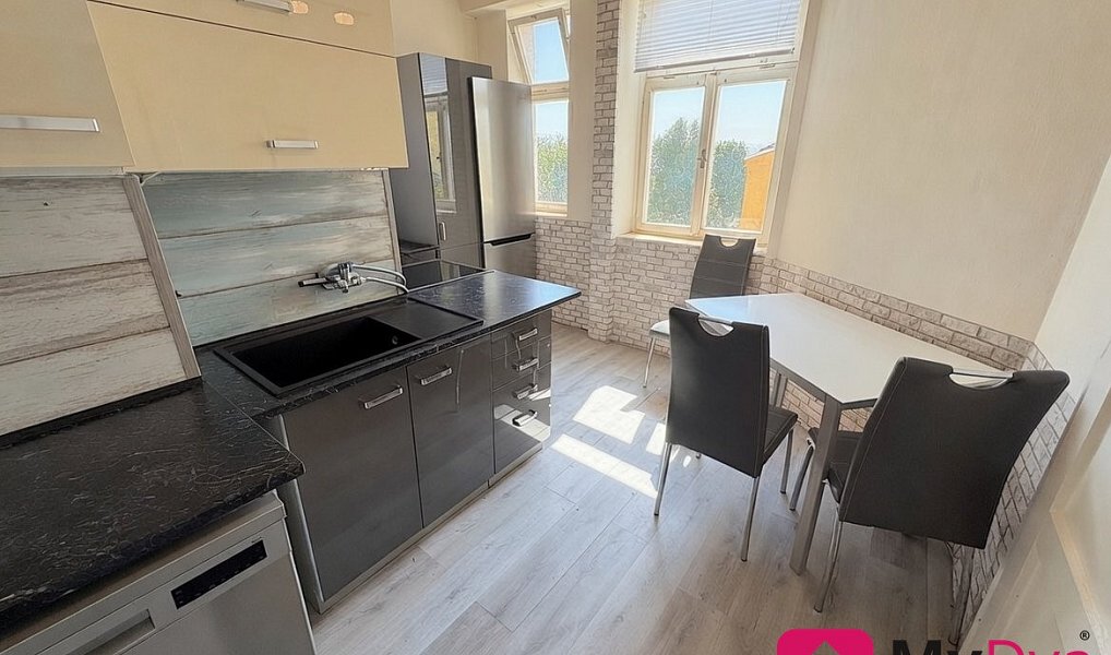 Prodej bytu 3+1 88 m², Znojmo – náhled fotky 3