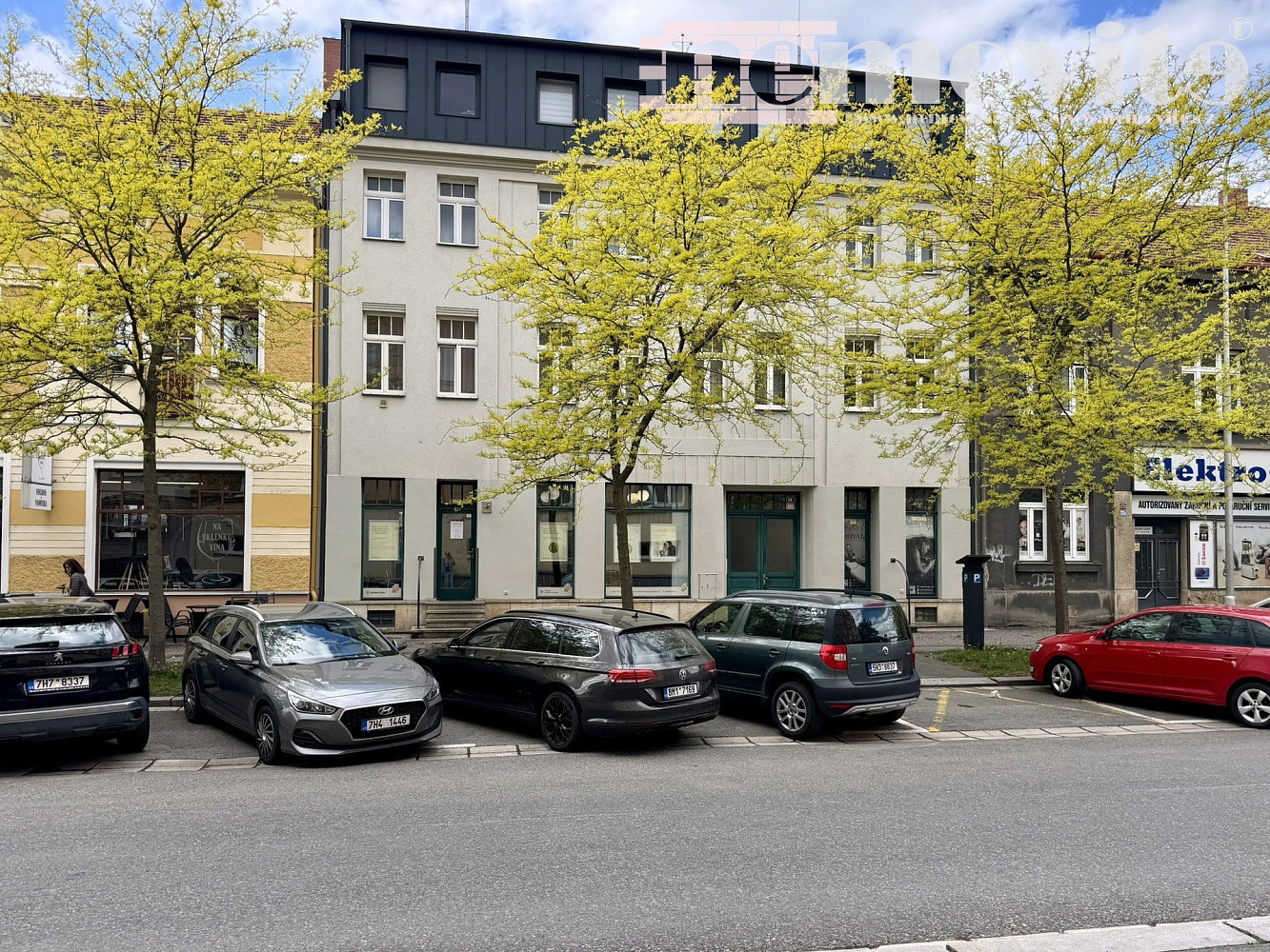 Pronájem obchodních prostor 77 m²