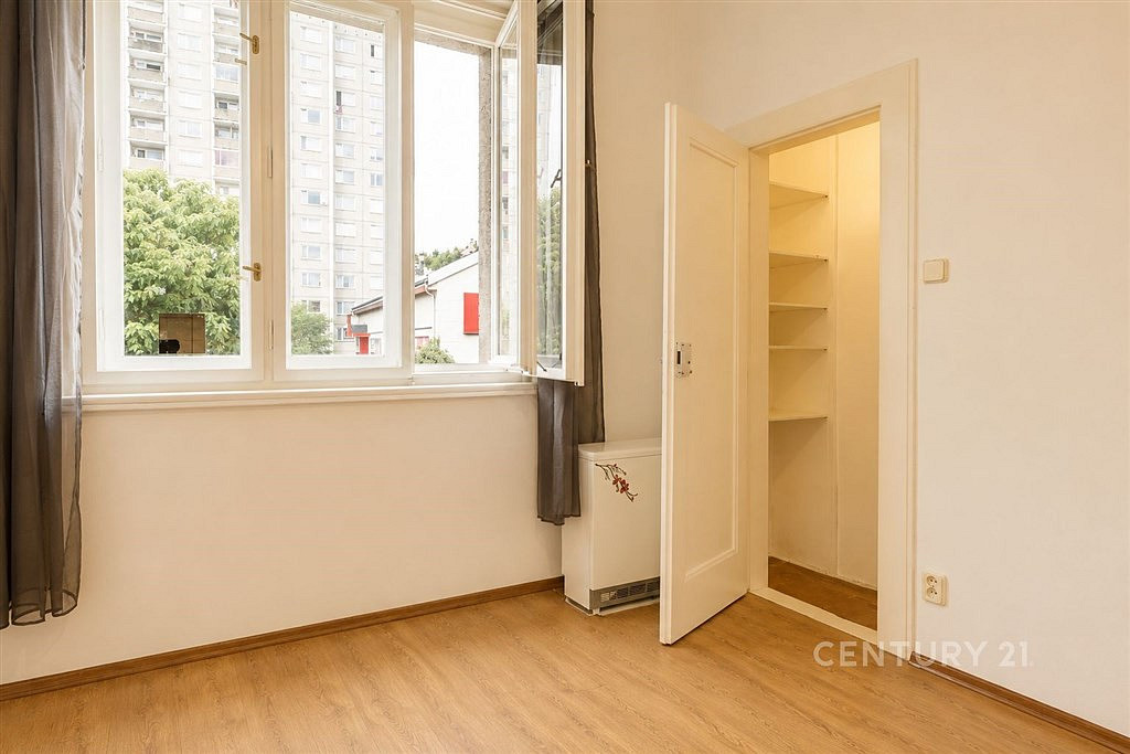 Pronájem bytu 2+kk 42 m² — photo 3