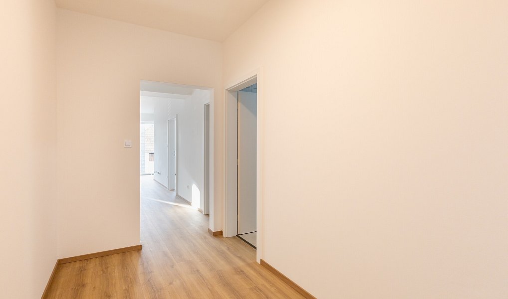 Pronájem bytu 2+kk 84 m², Staré Město – náhled fotky 8
