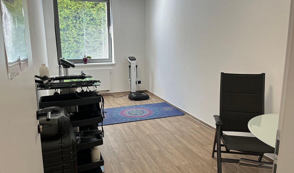 Pronájem obchodních prostor 206 m², Zubří – náhled fotky 14