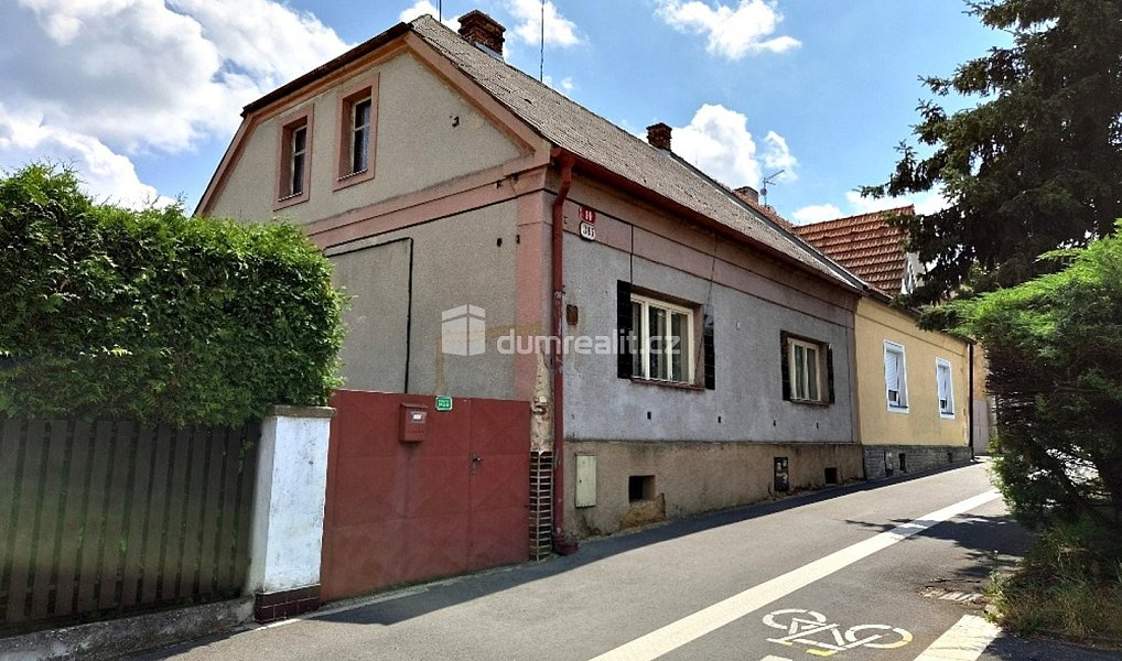 Prodej domu 200 m² s pozemkem 320 m², Plzeň – fotka 1 z 13