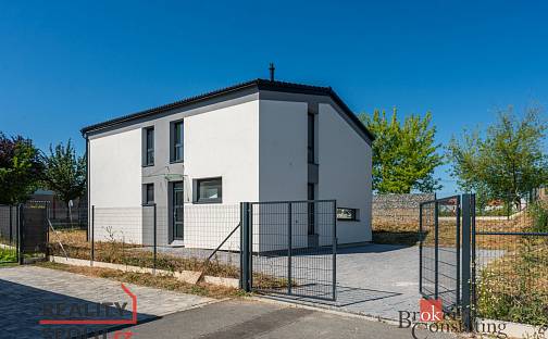 Prodej domu 153 m² s pozemkem 572 m², Chýně, okres Praha-západ