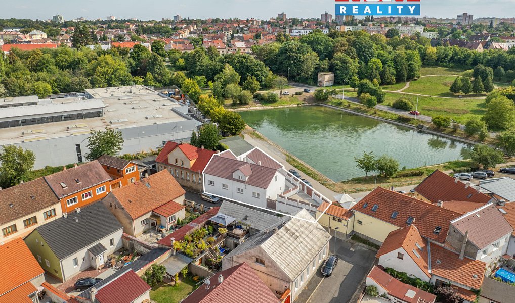 Prodej nájemního domu, činžáku 121 m², Kladno – fotka 1 z 27