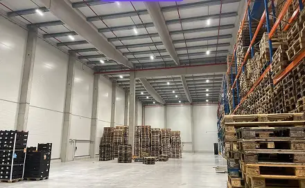 Pronájem skladovacích prostor 2 000 m², Pražská, Úžice, okres Mělník