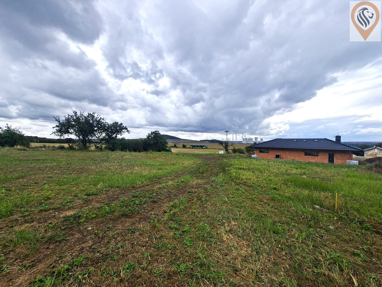 Prodej stavebního pozemku 852 m² – fotografie 5
