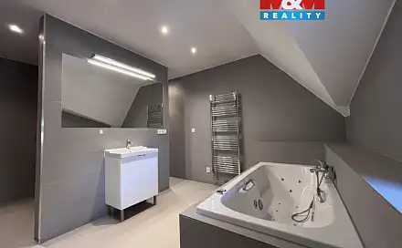 Pronájem bytu 1+kk 65 m², Nádražní, Zákupy, okres Česká Lípa