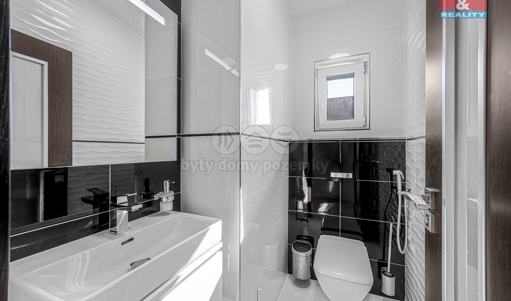 Prodej domu 206 m² s pozemkem 501 m², Vestec – náhled fotky 18