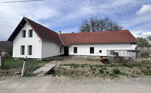 Prodej rodinného domu 195 m2 se zahradou 683m2 ve Střížově u Vladislavi, blízko Třebíče