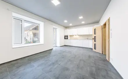 Pronájem bytu 4+kk 94 m²