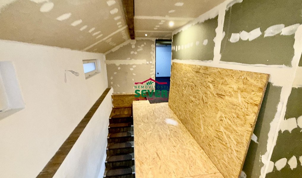 Prodej domu 220 m² s pozemkem 1 576 m², Louny – náhled fotky 35