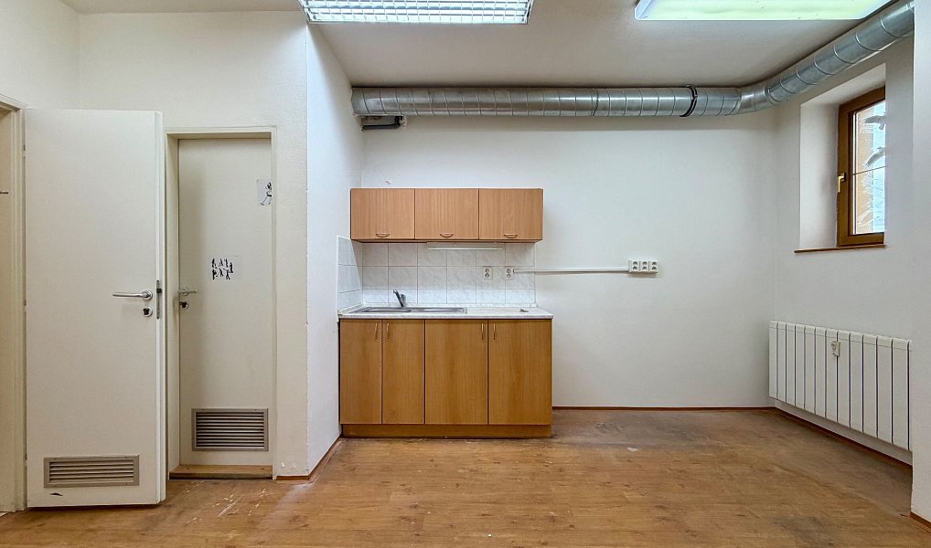 Pronájem obchodních prostor 150 m², Frenštát pod Radhoštěm – náhled fotky 7