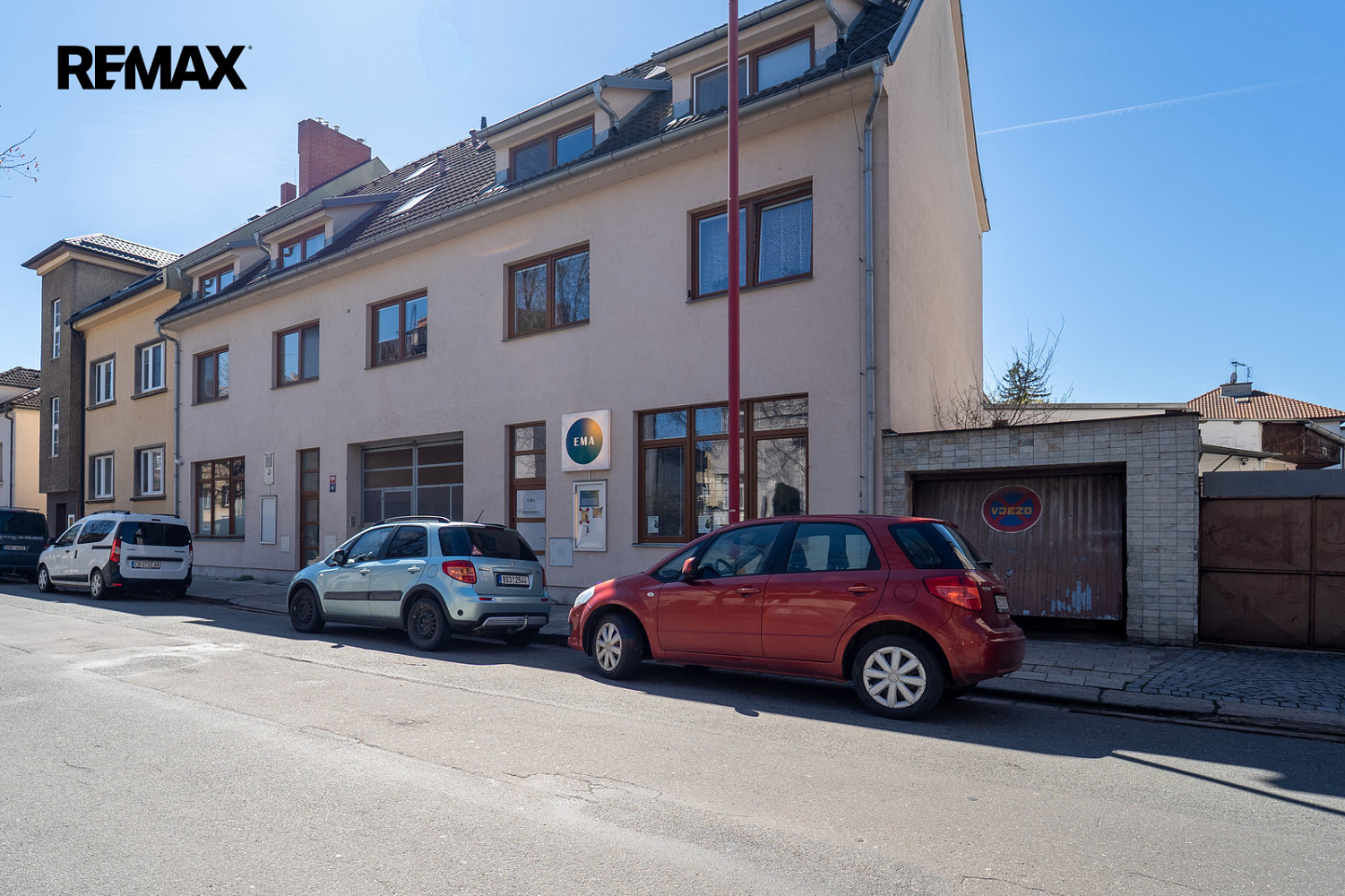 Prodej obchodních prostor 61 m²