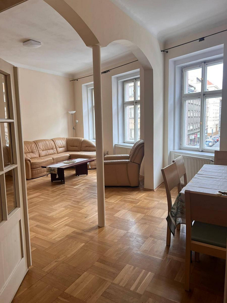 Pronájem bytu 4+1 140 m² – fotografie 4