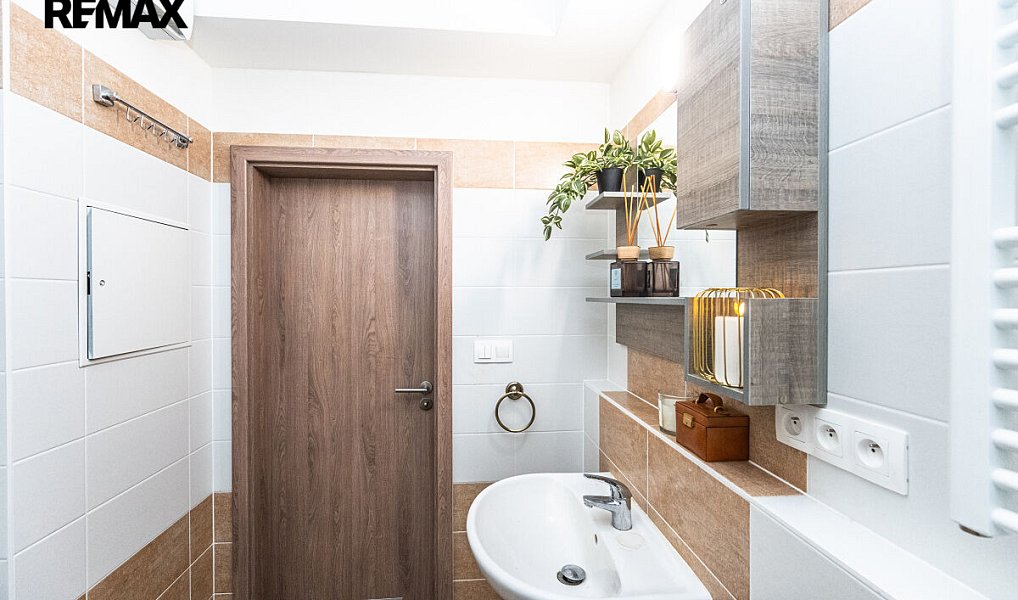 Pronájem bytu 1+kk 33 m², Praha – náhled fotky 17