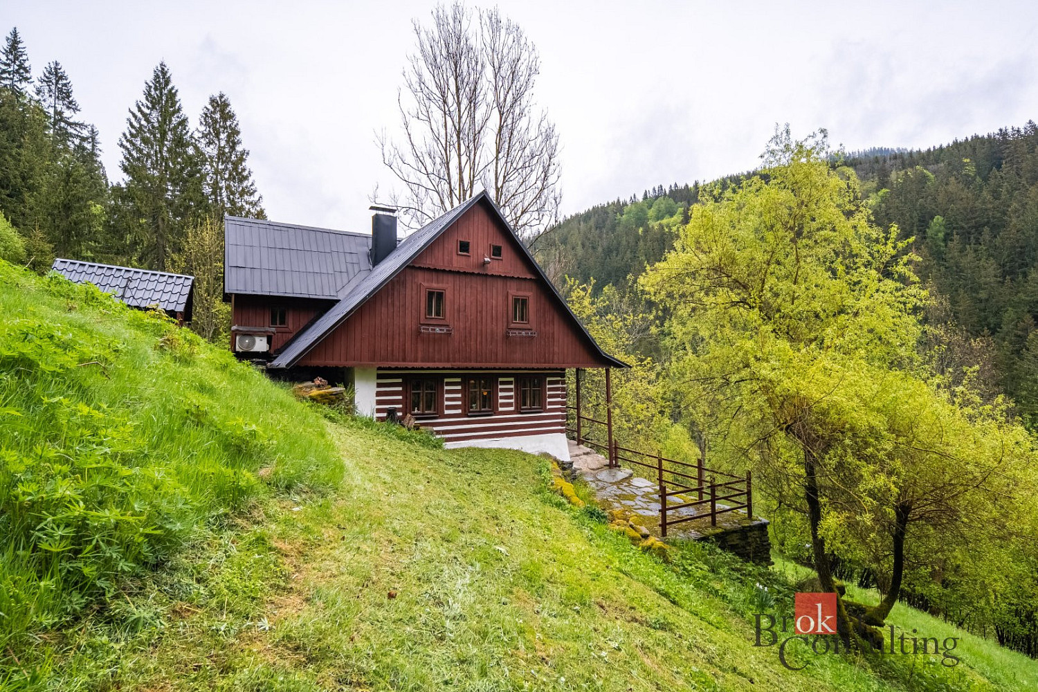 Prodej domu 250 m² s pozemkem 4 135 m²