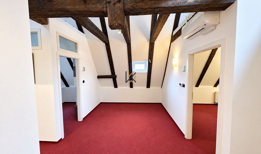Pronájem kanceláře 154 m², Praha – náhled fotky 2