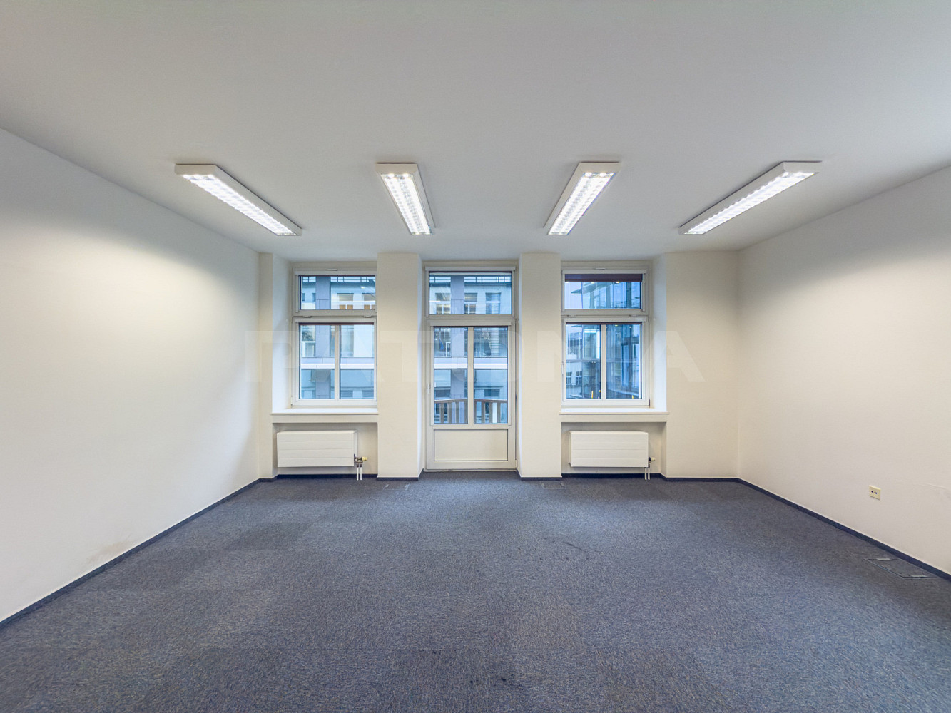 Pronájem kanceláře 295 m² – fotografie 5
