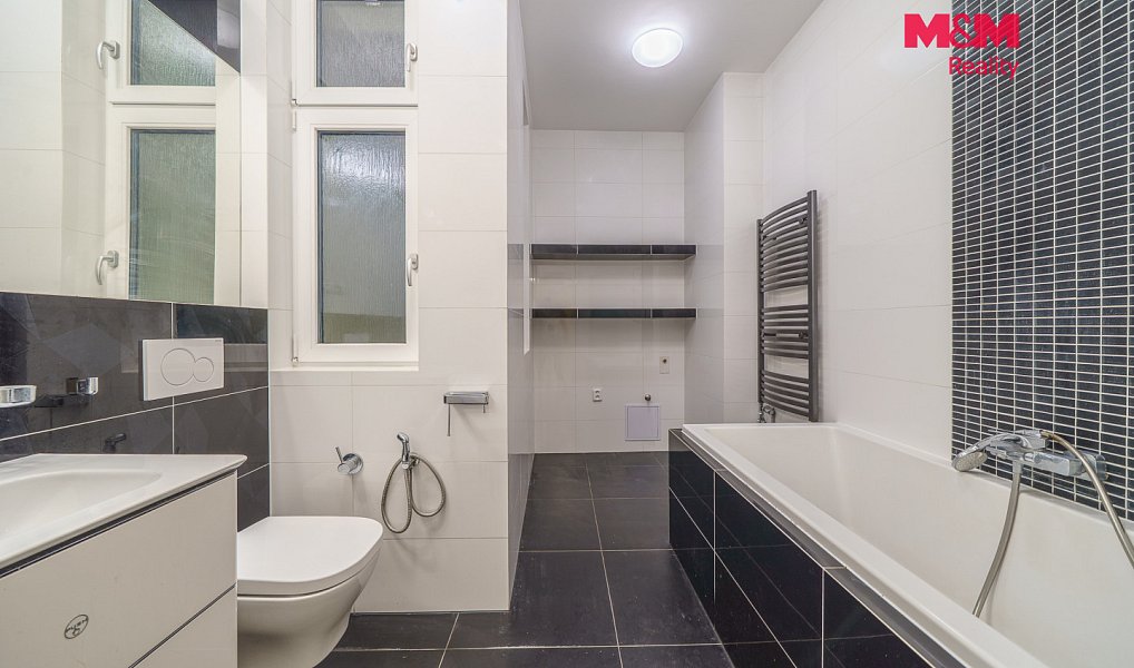 Prodej bytu 4+1 99 m², Karlovy Vary – náhled fotky 3